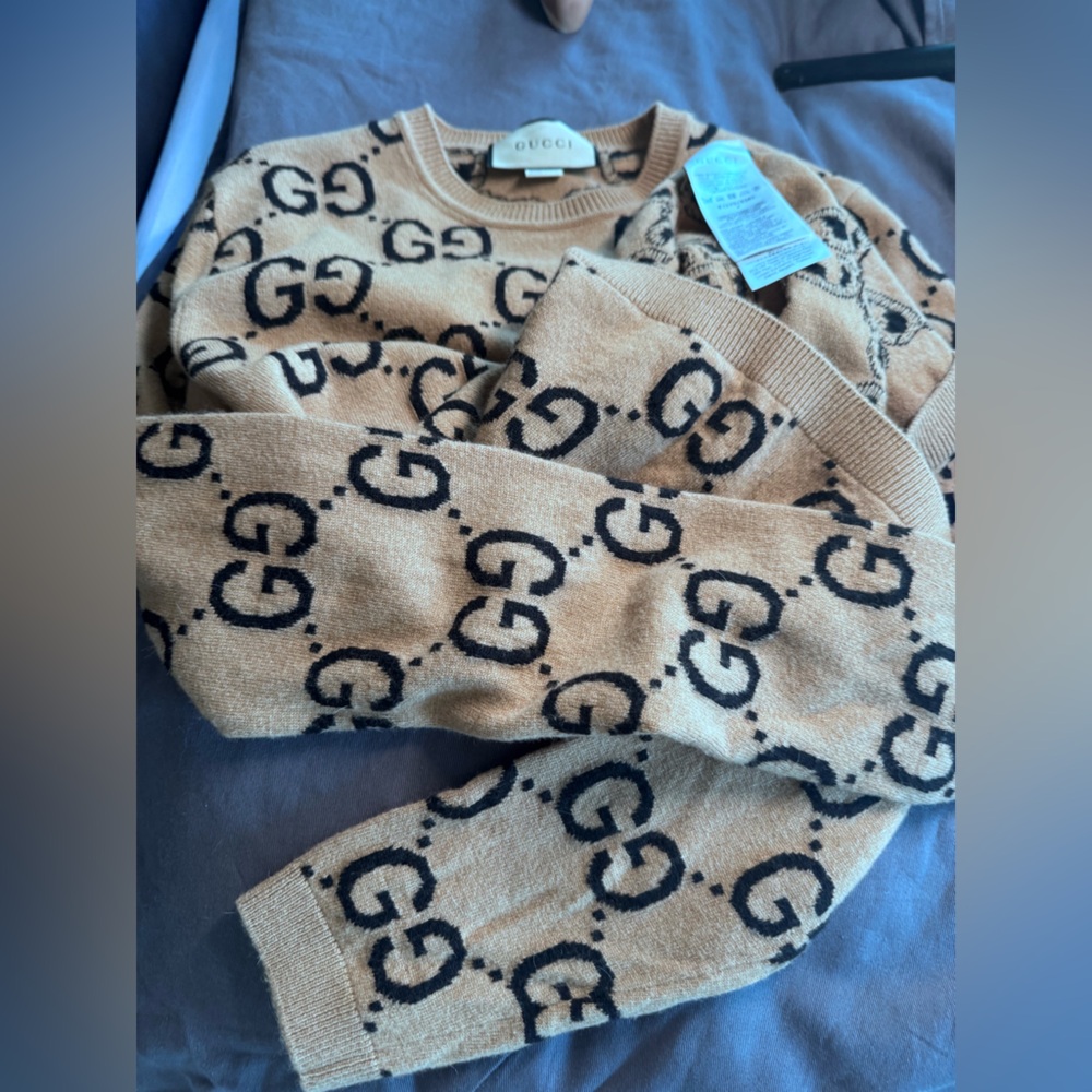 Gucci GG Jacquard Wool Sweater – Camel/Black – Size SMALL